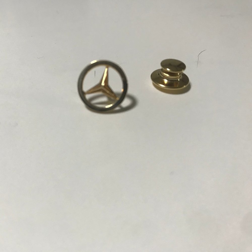 Original Mercedes-Benz 14K Gold Lapel Pin - Picture 2 of 3